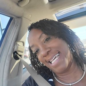 Meet your Posher, Essie